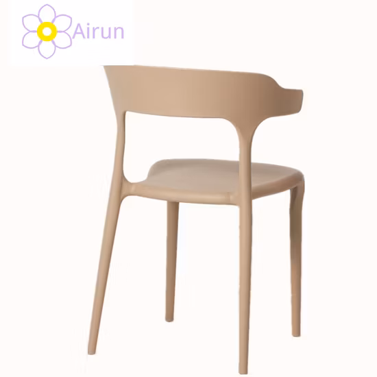 Chaise en plastique bleue empilable de style moderne célèbre de conception simple